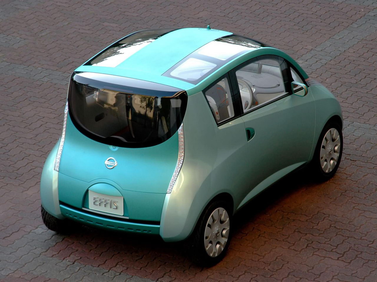 Nissan Effis Concept 2003_003.jpg
